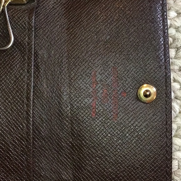 Louis Vuitton key holder checker print - Picture 5 of 10